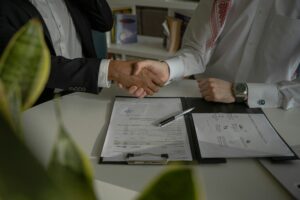 Read more about the article Okres wypowiedzenia w umowie na prąd – co warto wiedzieć, żeby nie wpaść w pułapkę?
